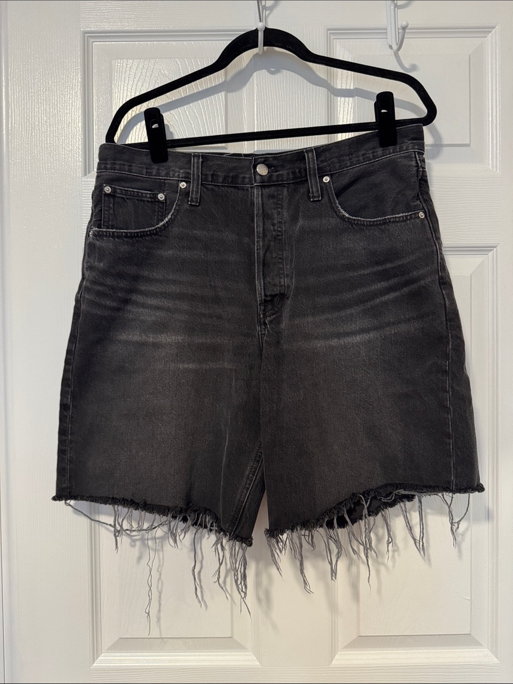 Madewell Women The Essex Long Baggy Short Raw Hem Black Denim Cutoff Size 30 - Picture 2 of 7